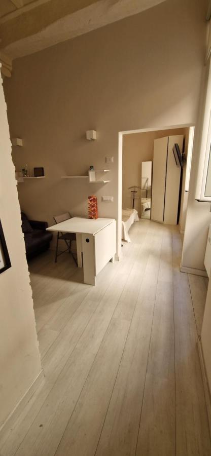 רומא Savelli Apartment Old Town - Near Navona Place מראה חיצוני תמונה