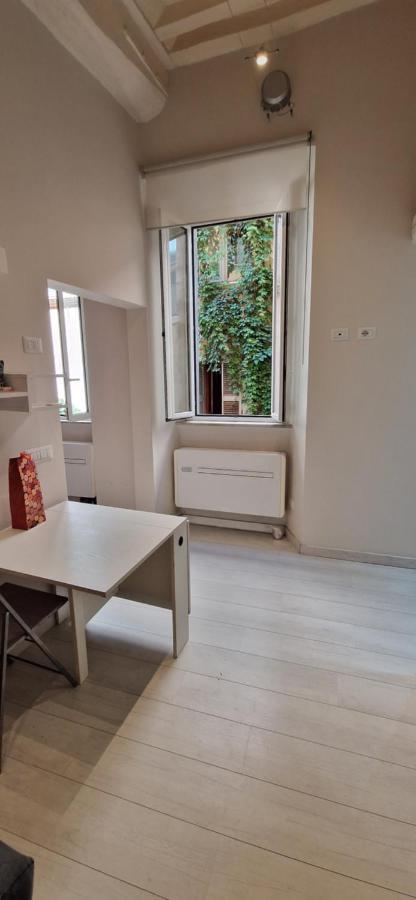 רומא Savelli Apartment Old Town - Near Navona Place מראה חיצוני תמונה
